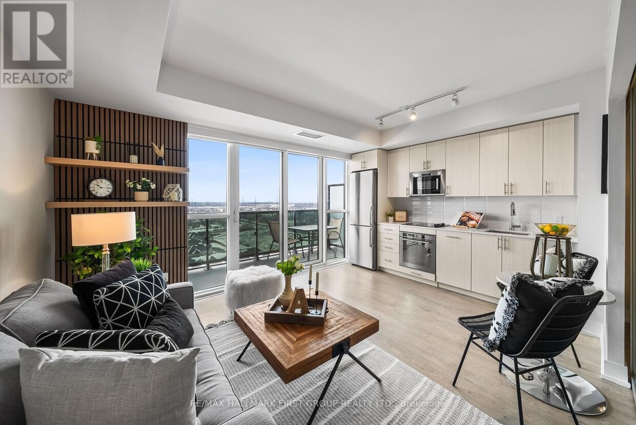 Photo principale - 2550-2550 Simcoe St N