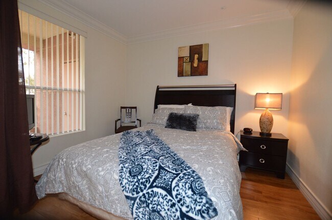 Foto del edificio - Charming Furnished Studio with Large Patio...