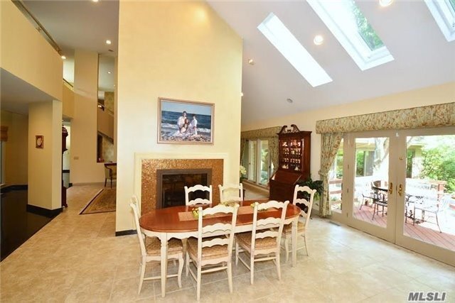 Foto del edificio - 10 Fox Meadow Ln