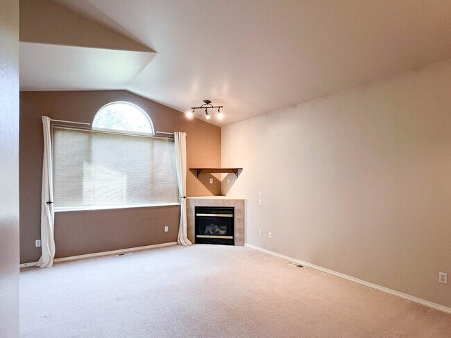 Building Photo - 6733 Snow Goose Cir