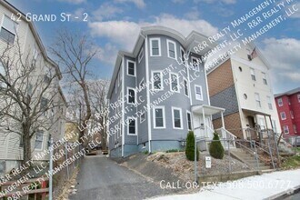 Building Photo - 42 Grand St