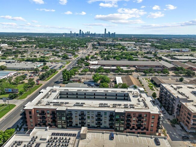 Foto del edificio - 4315 S Congress Ave