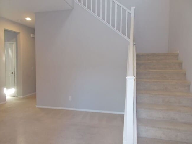 Building Photo - Spacious 3-Bed, 2-Bath Home in Prime Las Vegas Location