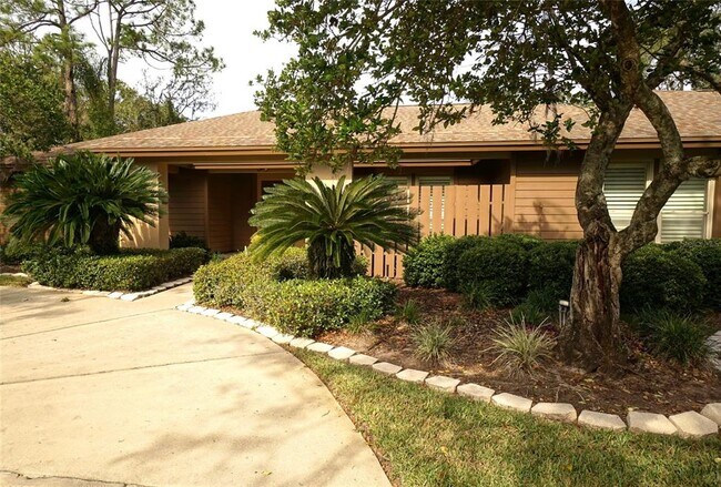 Foto del edificio - 4201 Golf Point Ct