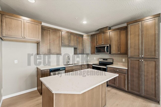 Building Photo - 6430 N Atlas Rd