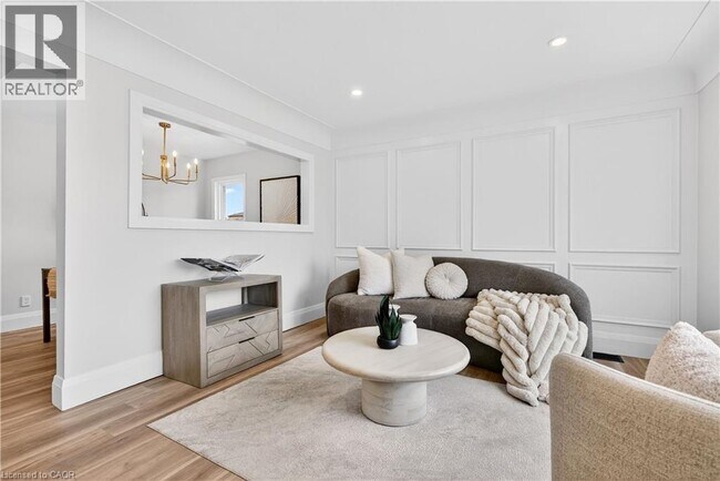 Photo du bâtiment - 330 E 15th St