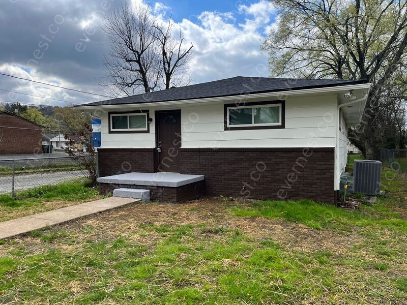 Primary Photo - 2110 Appling St