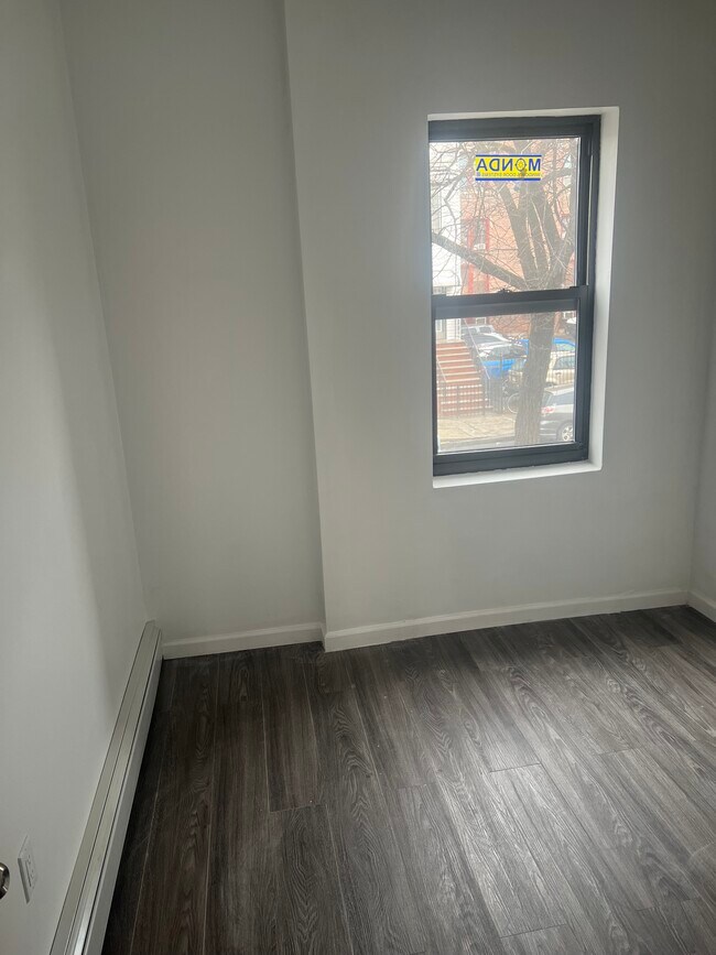 Dormitorio 3 - 364 52nd St