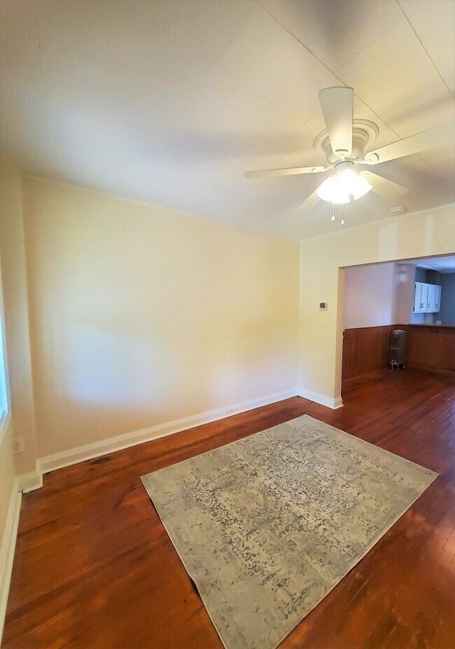 Foto del edificio - Charming 2 BR/1BA townhome in historic Hampden