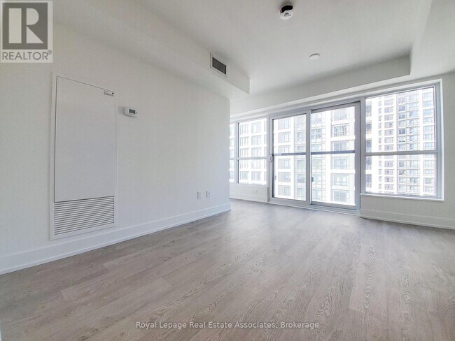 Building Photo - 5 Mabelle Ave