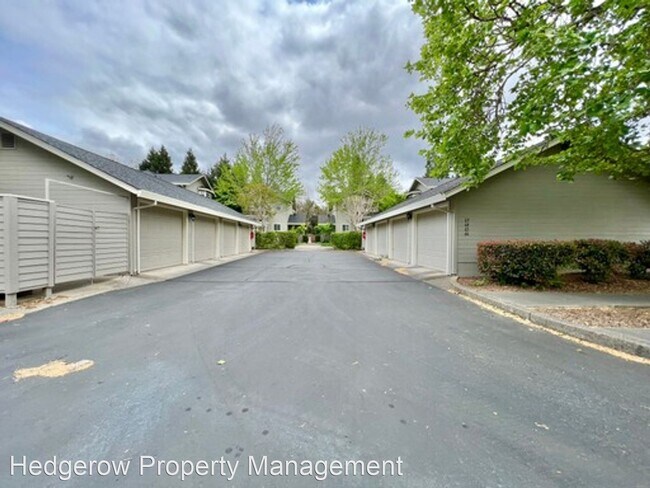 Building Photo - 3 br, 2.5 bath House - 63 Valley Club Circle