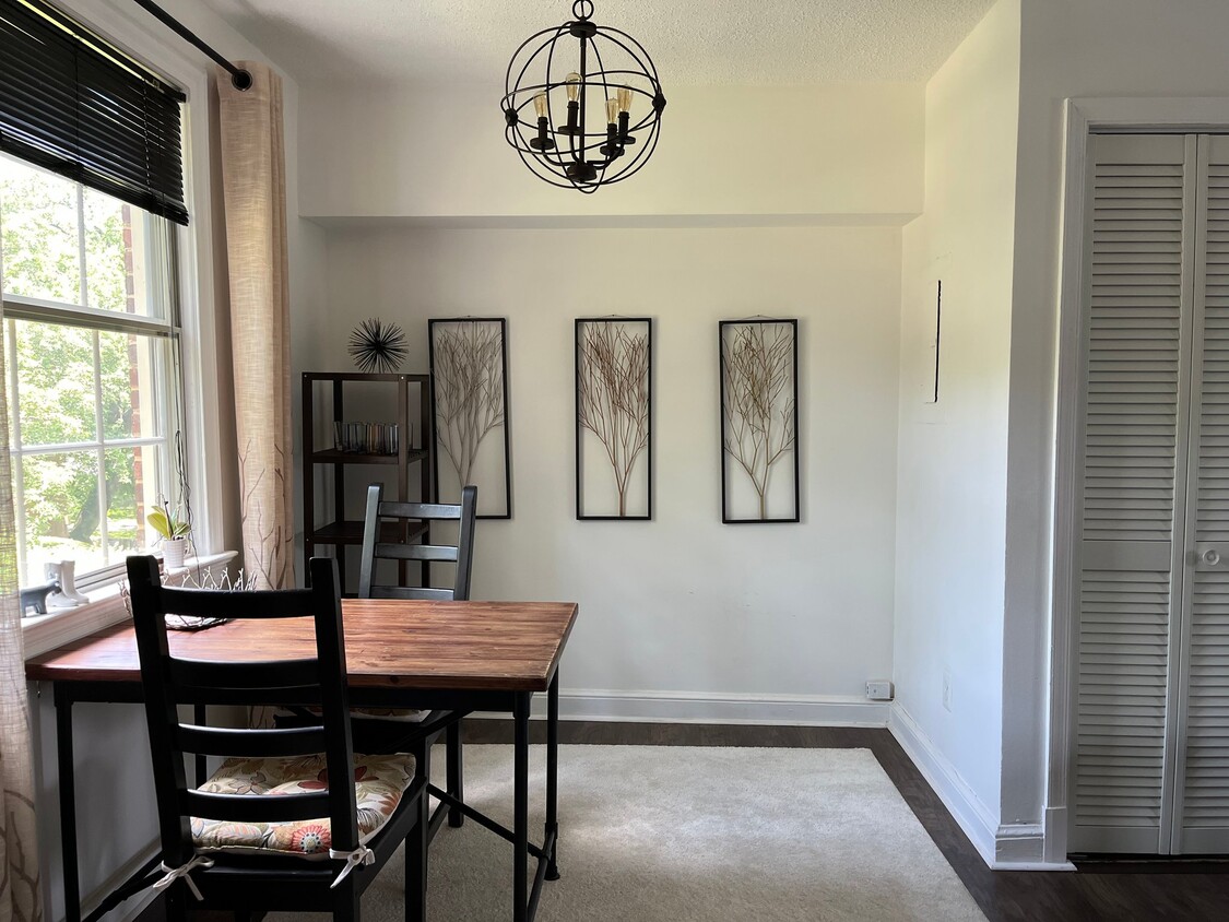 Photo - 2405 Arlington Blvd (Arlington, VA)