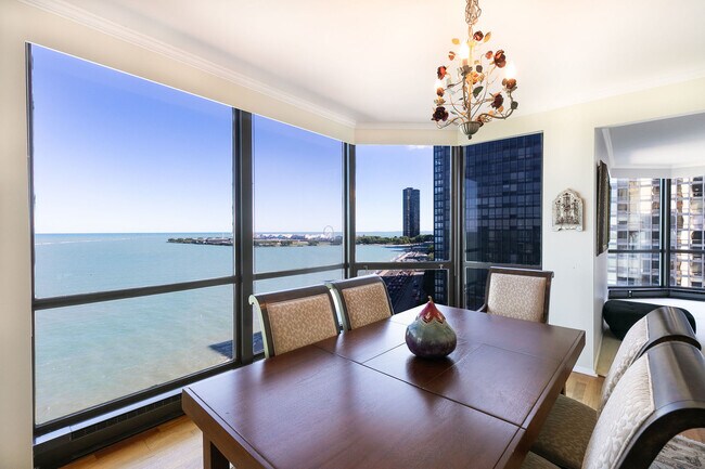 Foto del edificio - 990 N Lake Shore Dr