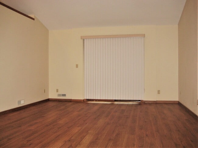 Building Photo - Candle Park West Townhomes