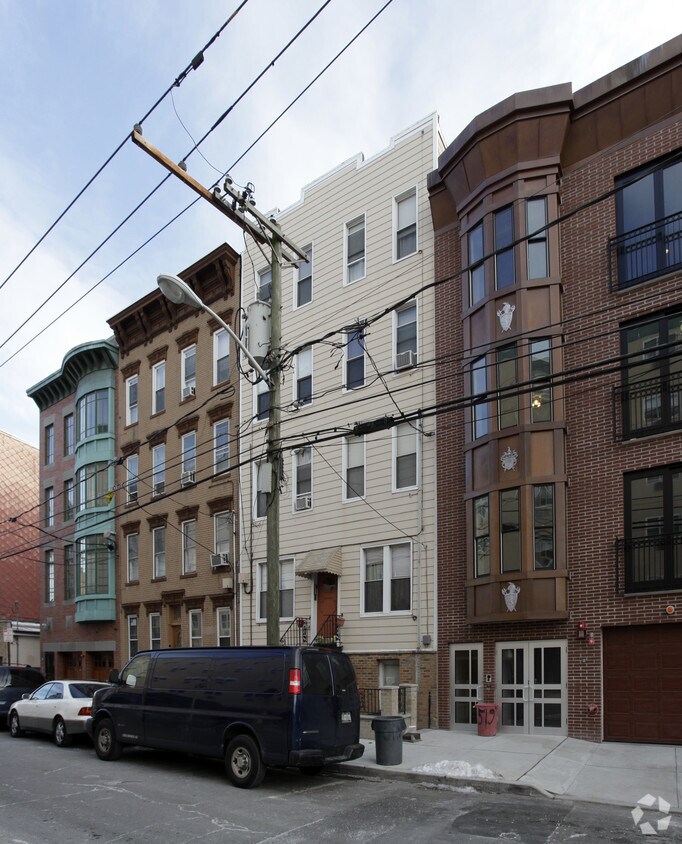 Foto del edificio - 519 Madison St