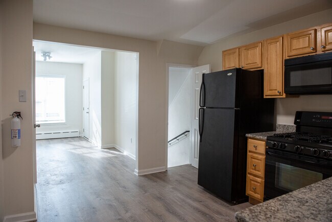 Foto del edificio - 2045 Snyder Ave