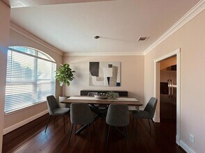 Building Photo - 20830 Oak Rain Ct