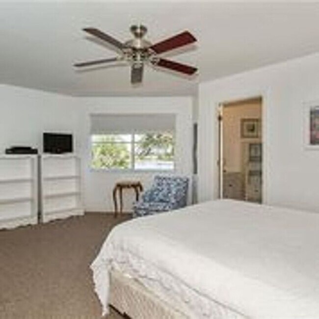 Foto del edificio - 2711 Citrus Lake Dr