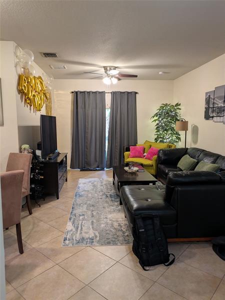 Foto principal - 9073 Plymouth Pl