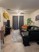 Building Photo - 9073 Plymouth Pl