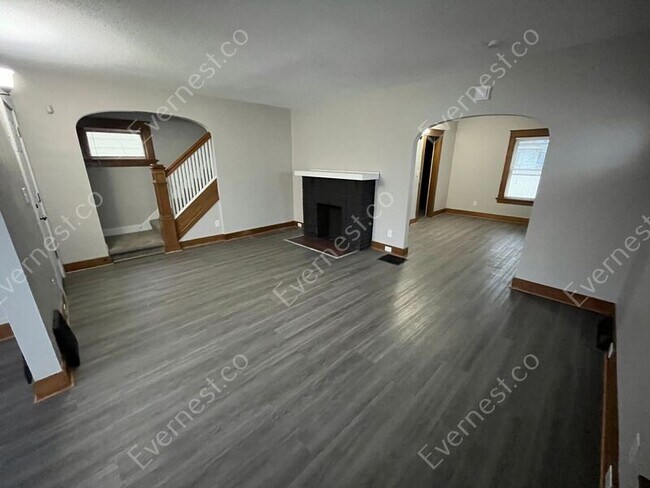 Foto del edificio - 3722 Revere Dr