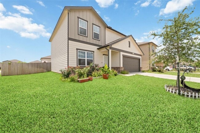 Building Photo - 1001 Wild Enclave Ln