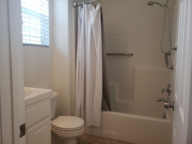 Foto del edificio - 2nd Floor Studio Apt. in Riverpark at the ...