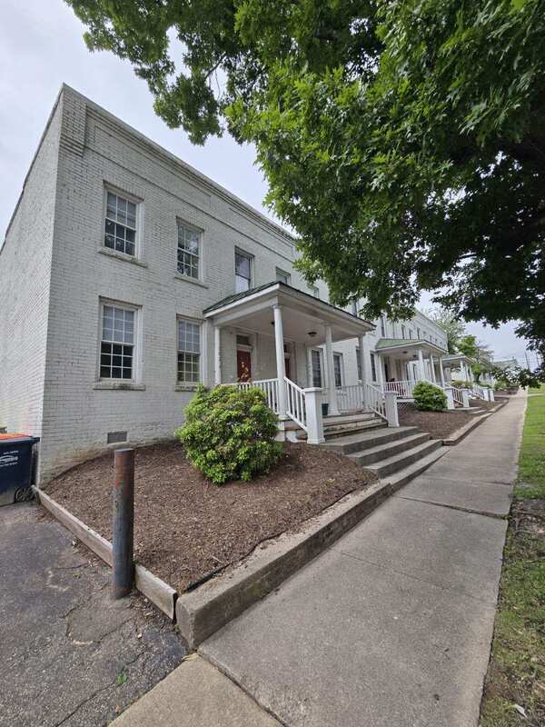 Building Photo - 302 E Wythe St