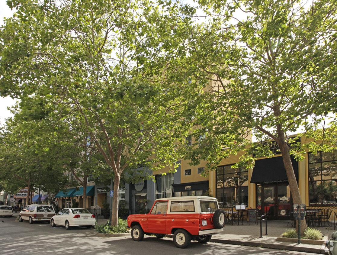 Primary Photo - El Centro Apartments
