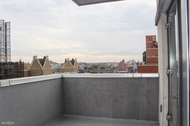 Building Photo - 120 4th Ave