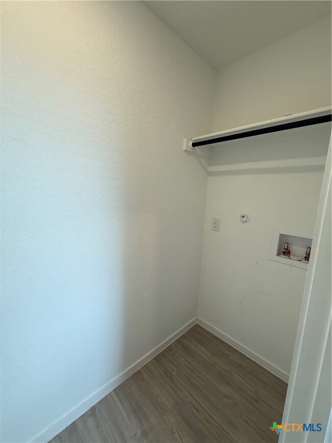 Foto del edificio - 3230 Mound Rdg