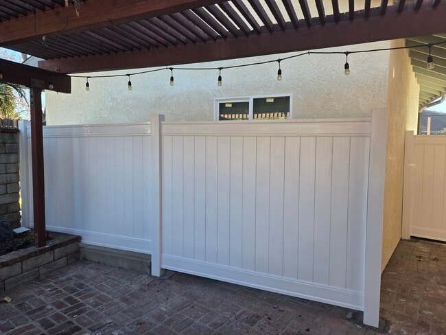 Foto del edificio - 1762 Los Feliz Dr