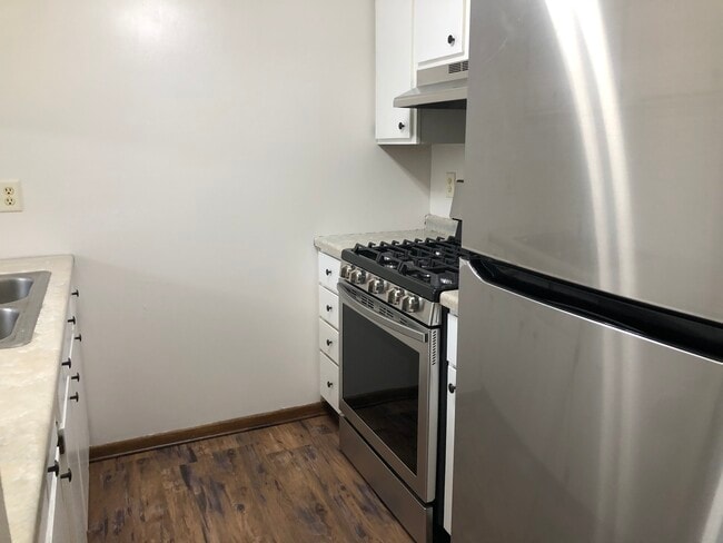 Foto del edificio - 10673 Grouse St NW