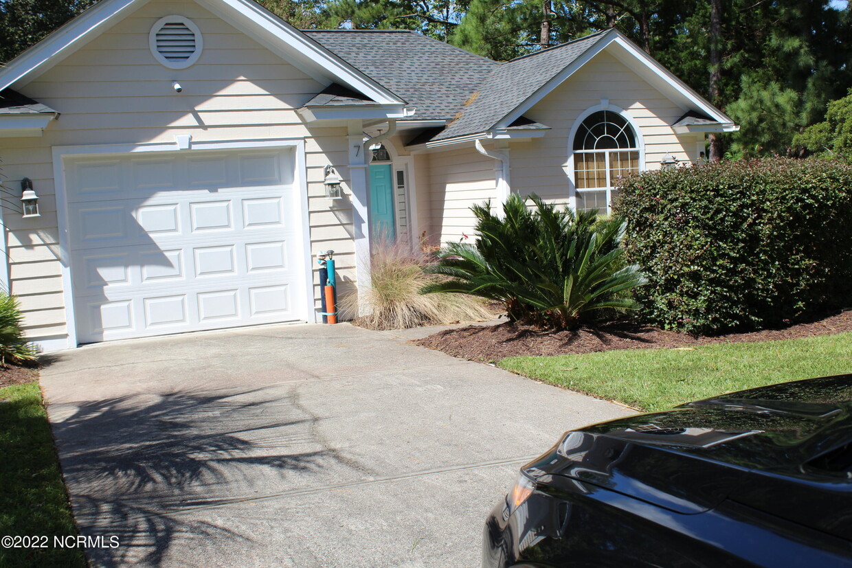 7 Sunrise Ct, Carolina Shores, NC 28467 House Rental in Carolina