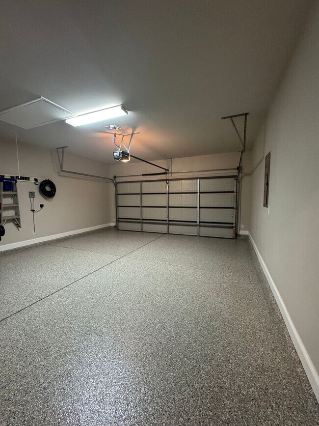 Building Photo - 234 Pumprock Dr