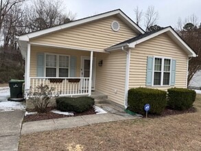 Building Photo - 6904 Fox Haven Pl