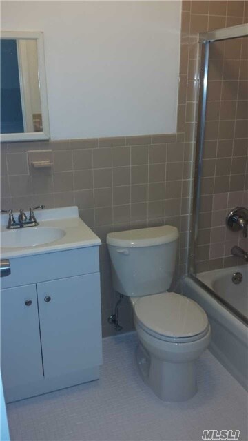 Foto del edificio - 86-12 58th Ave