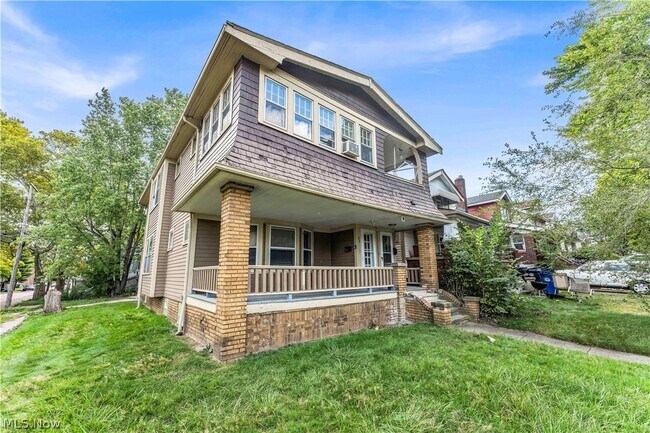 Foto del edificio - 3219 W 116th St