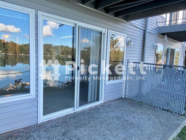 Building Photo - 1 Bedroom Condo With Incredible Views!