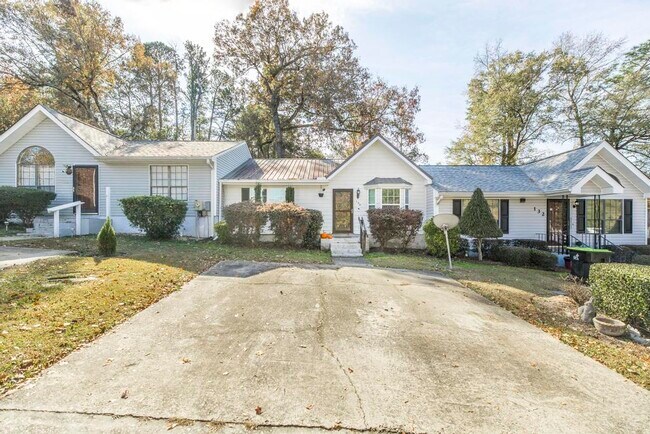 Foto del edificio - 130 Wrights Mill Cir