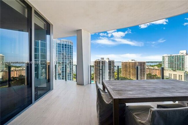 Foto del edificio - 2831 S Bayshore Dr