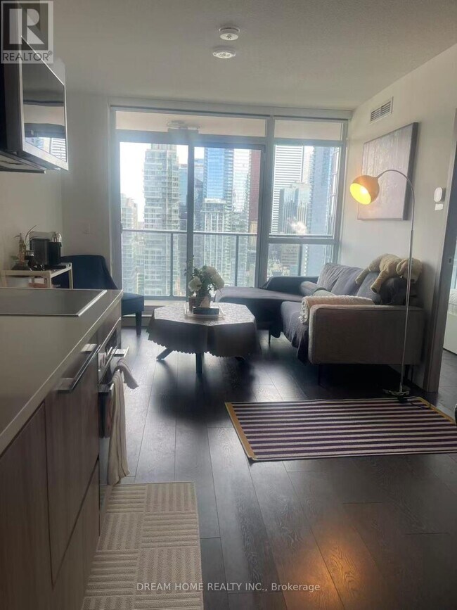 Building Photo - 38 Widmer St