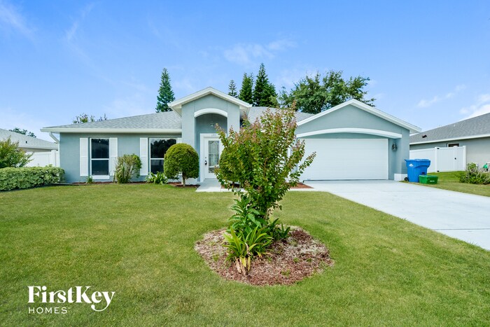 Foto principal - 1393 Pine Song Dr