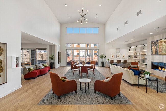 Interior Photo - Stonebrook 1