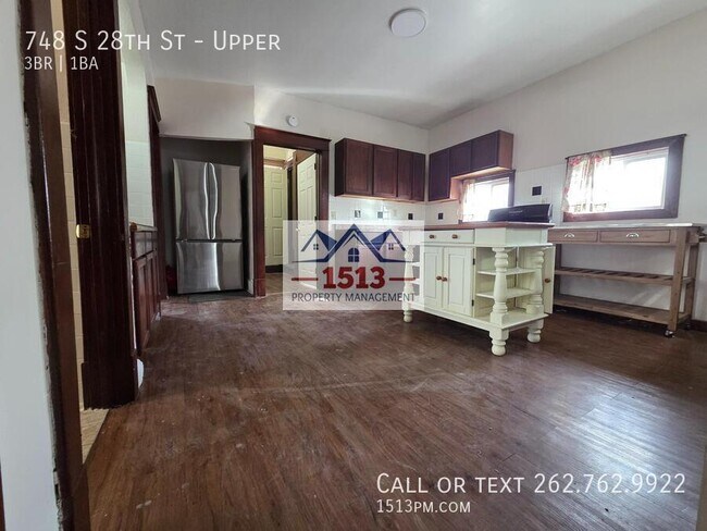 Building Photo - 748 S 28th St