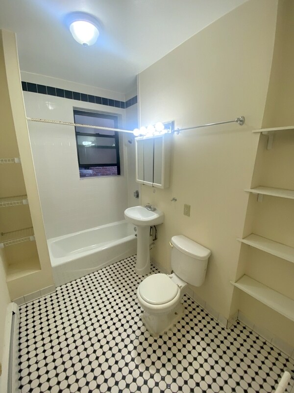 Building Photo - 409 Marlborough St