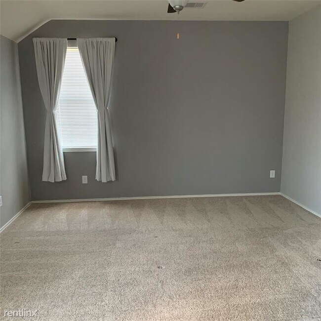 Foto del edificio - 4 br, 2 bath House - 10414 Whisper Bluff Dr