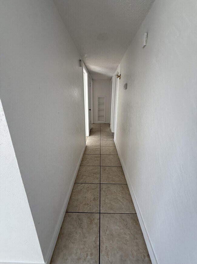 Foto del edificio - 929 Giles Rd