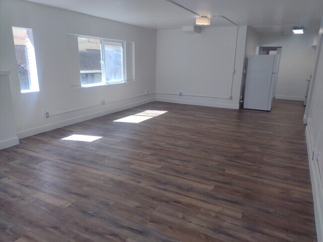 Living Room - 508 27th St
