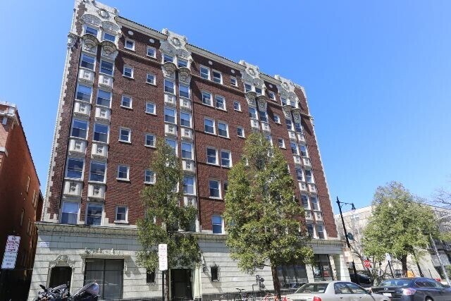 Foto principal - 6930 N Greenview Ave